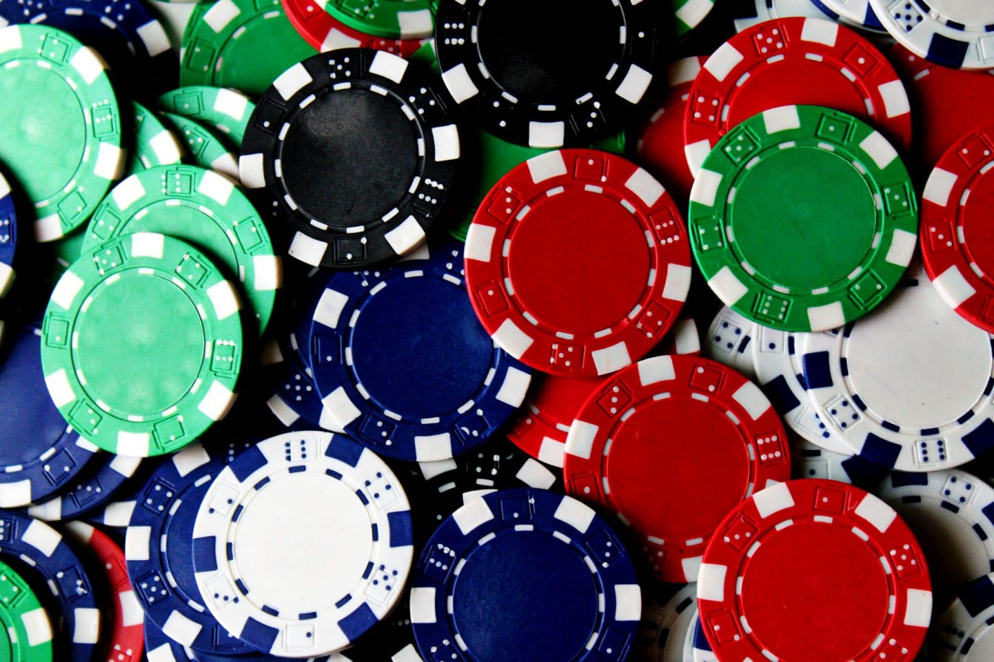 Blackjack’da Yeni Stratejiler: Kazanma İhtimalini Artırma Rehberi
